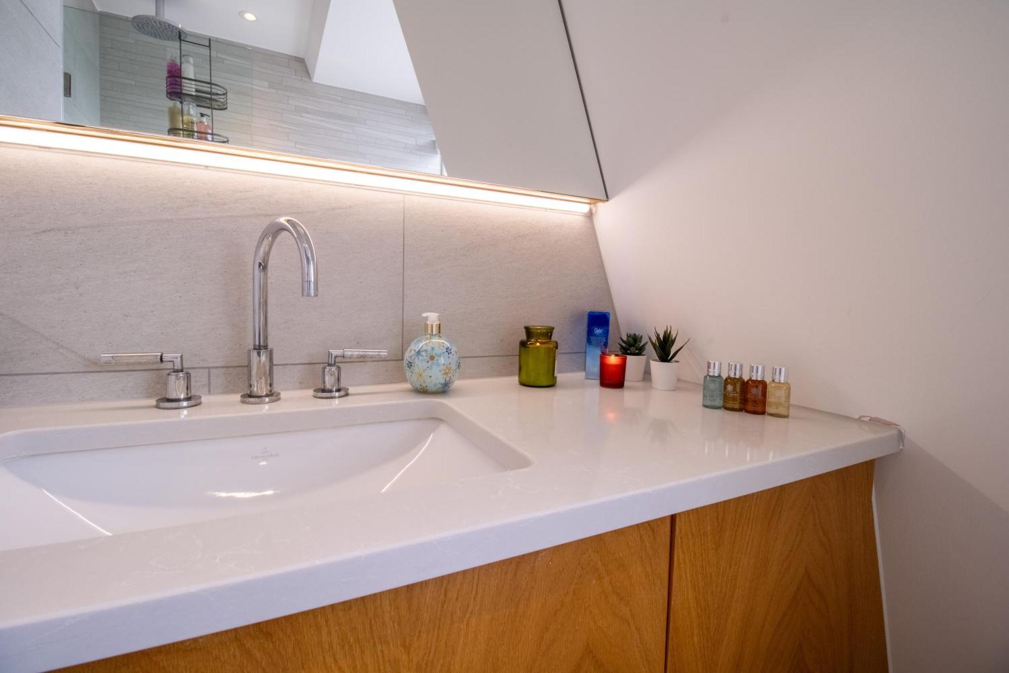 Luxurious 1-Bedroom Penthouse In Marble Arch 71 London Kültér fotó