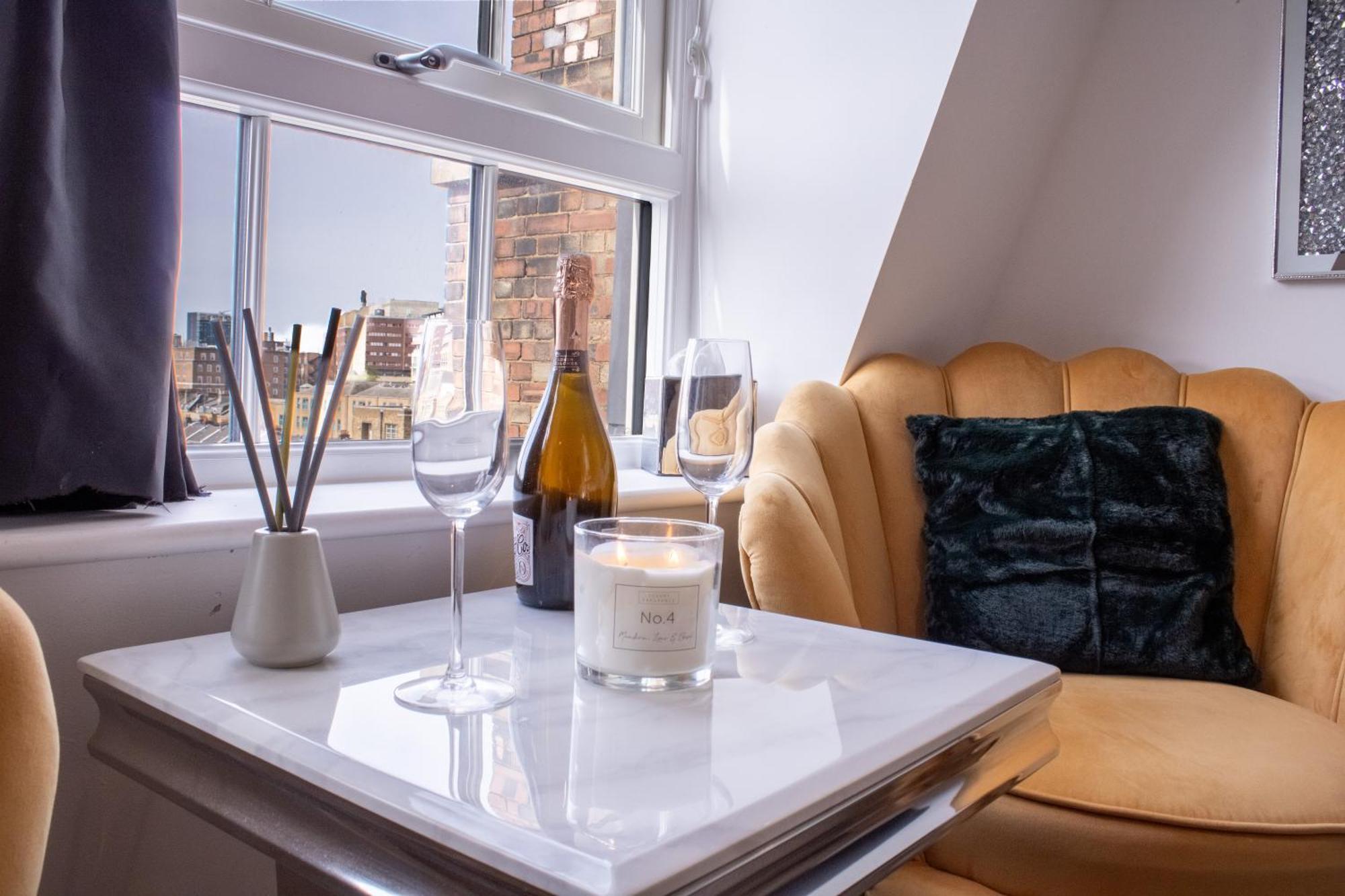 Luxurious 1-Bedroom Penthouse In Marble Arch 71 London Kültér fotó